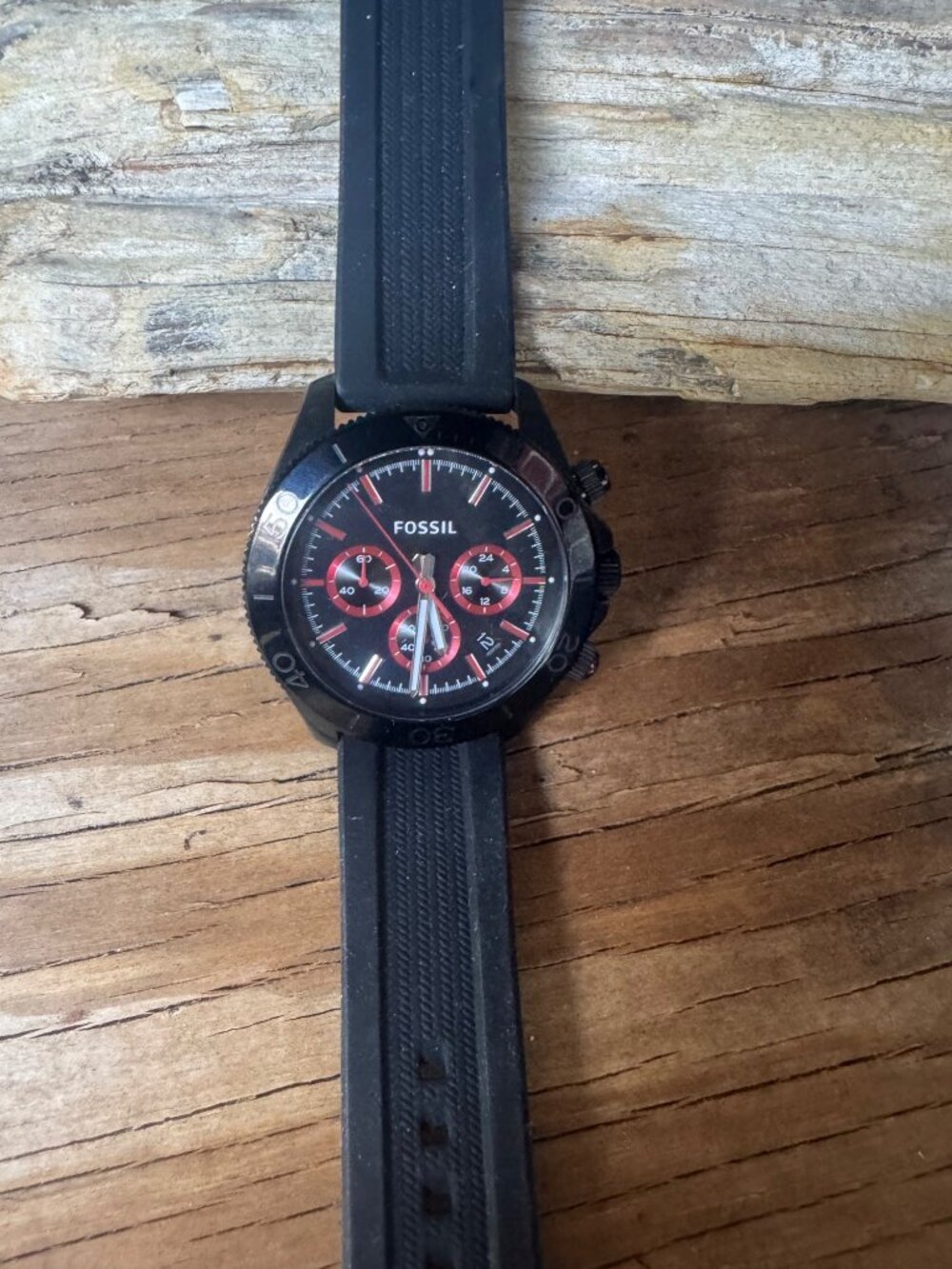 Fossil Mens Retro Traveler CH2874 Chronograph Watch New Battery Black Red - Picture 6 of 6